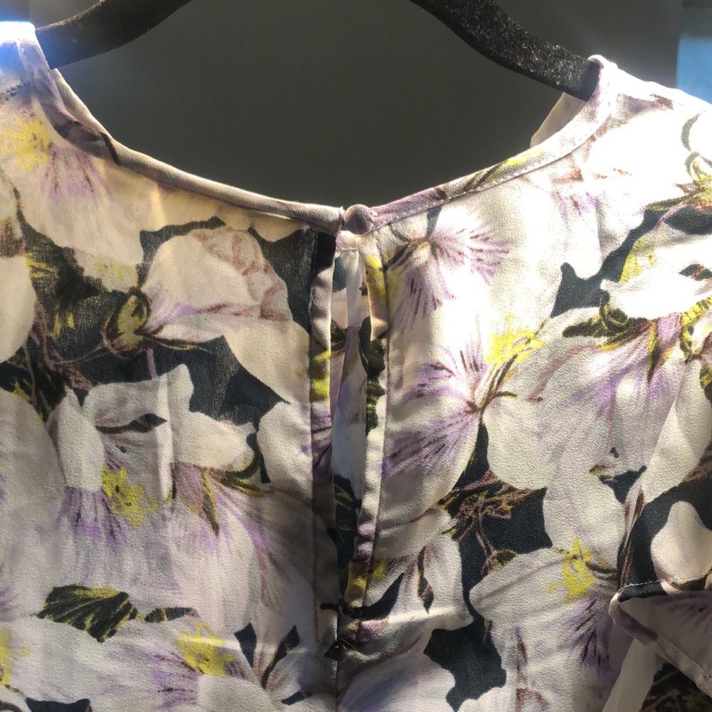 Beautiful float blouse - Picture 3 of 7